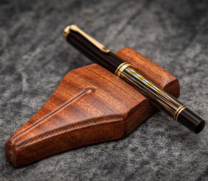 Galen Leather The Nib Rest Wooden Pen Stand - Mahogany 