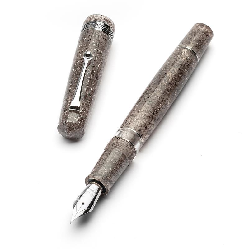 Leonardo Momento Magico Sand ST 14k Gold nib Fountain Pen - Stilografica