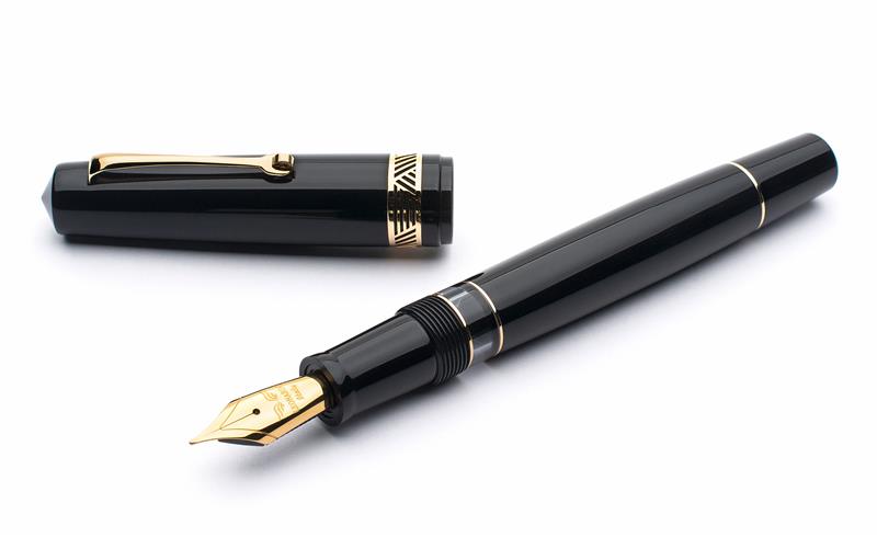 Leonardo New Momento Magico Shiny Black GT Fountain Pen - Stilografica