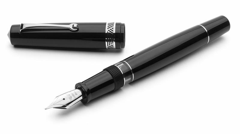 Leonardo New Momento Magico Shiny Black HT Fountain Pen - Stilografica
