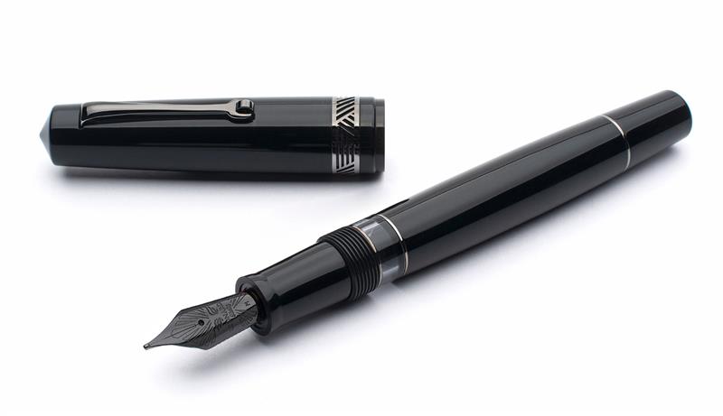 Leonardo New Momento Magico Shiny Black RT Fountain Pen - Stilografica