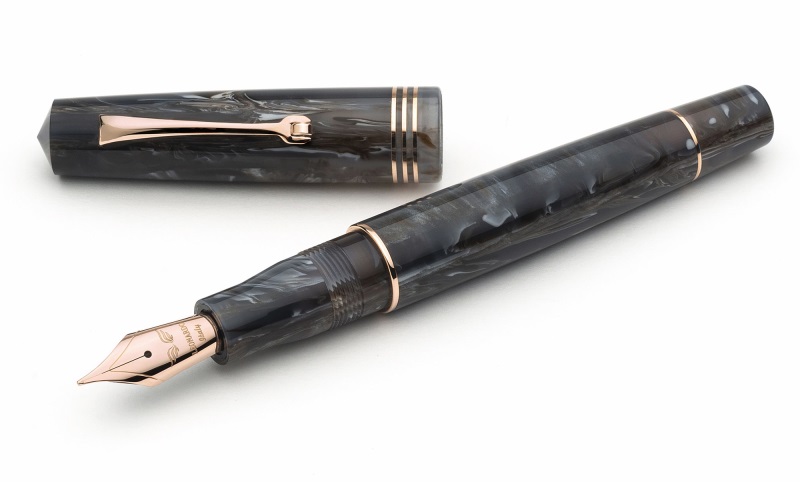 Leonardo Momento Zero Horn RGT Fountain Pen - Stilografica