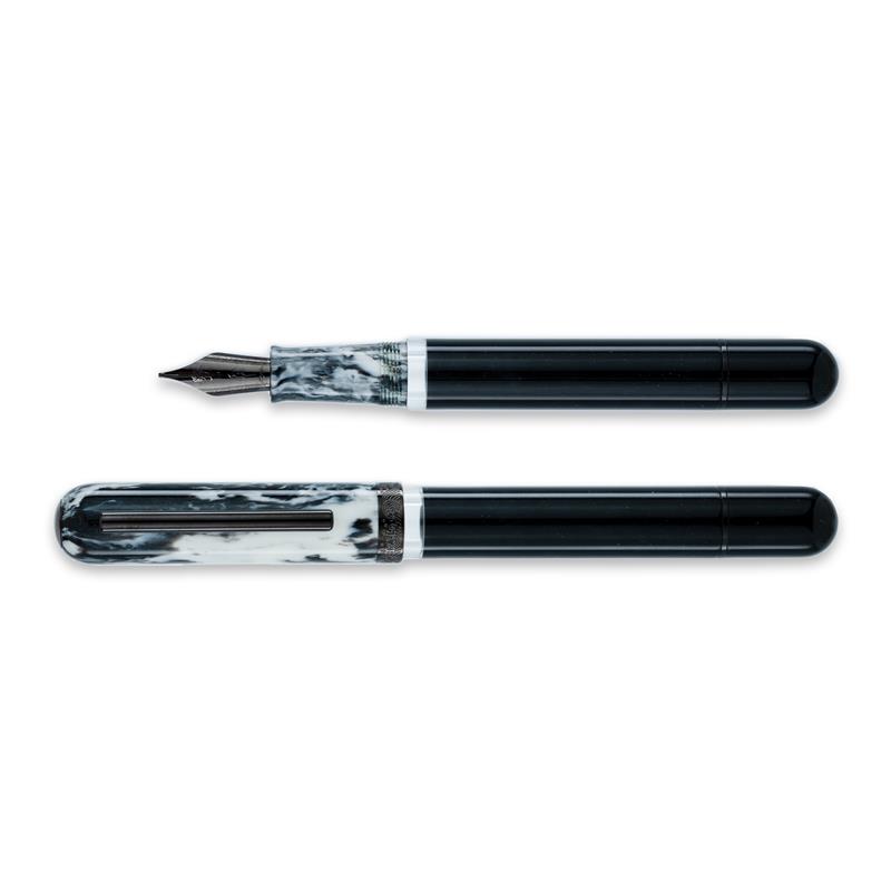 Nahvalur Voyage: Cookies and Cream Fountain Pen - Stilografica