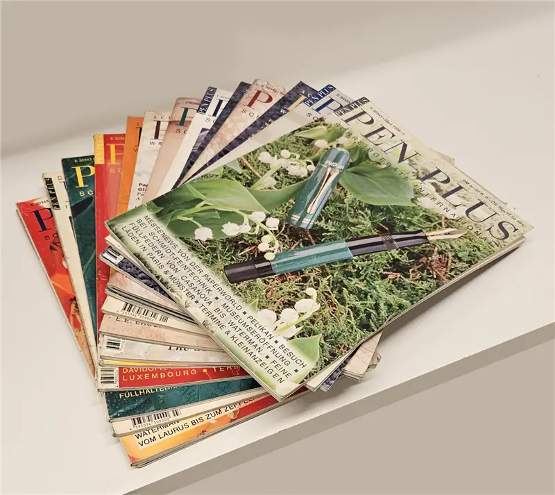 12 PEN PLUS Magazine - Riviste