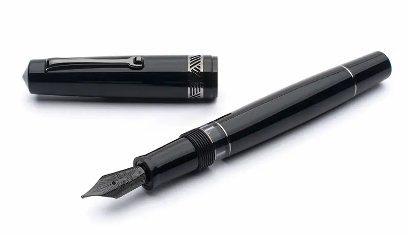 Leonardo New Momento Magico Shiny Black RT Fountain Pen - Stilografica